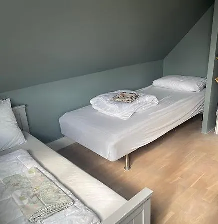 Romslig Enebolig Med Privat Hage Og Gratis Parkering Casa de Férias *