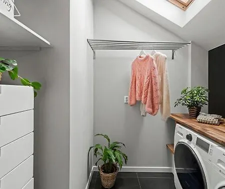 Casa de Férias Romslig Enebolig Med Privat Hage Og Gratis Parkering