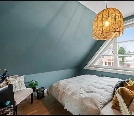 Casa de Férias Romslig Enebolig Med Privat Hage Og Gratis Parkering