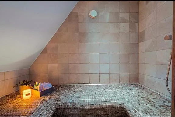 Romslig Enebolig Med Privat Hage Og Gratis Parkering Tatil Evi *