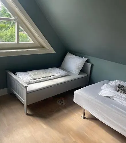 Feriehus Romslig Enebolig Med Privat Hage Og Gratis Parkering *